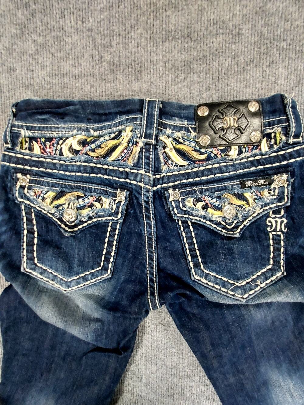 Miss Me JE8090C Signature Cropped Jeans Sz 26 Low Rise 7" Paisley Bling